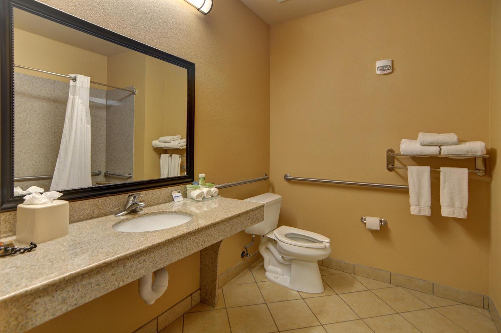 Holiday Inn Express Hotel And Suites Altus By Ihg Exterior photo