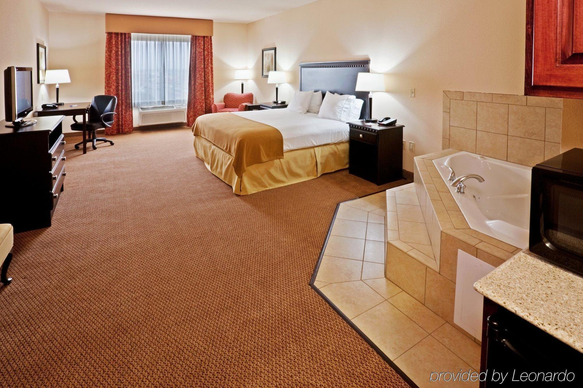 Holiday Inn Express Hotel And Suites Altus By Ihg Room photo