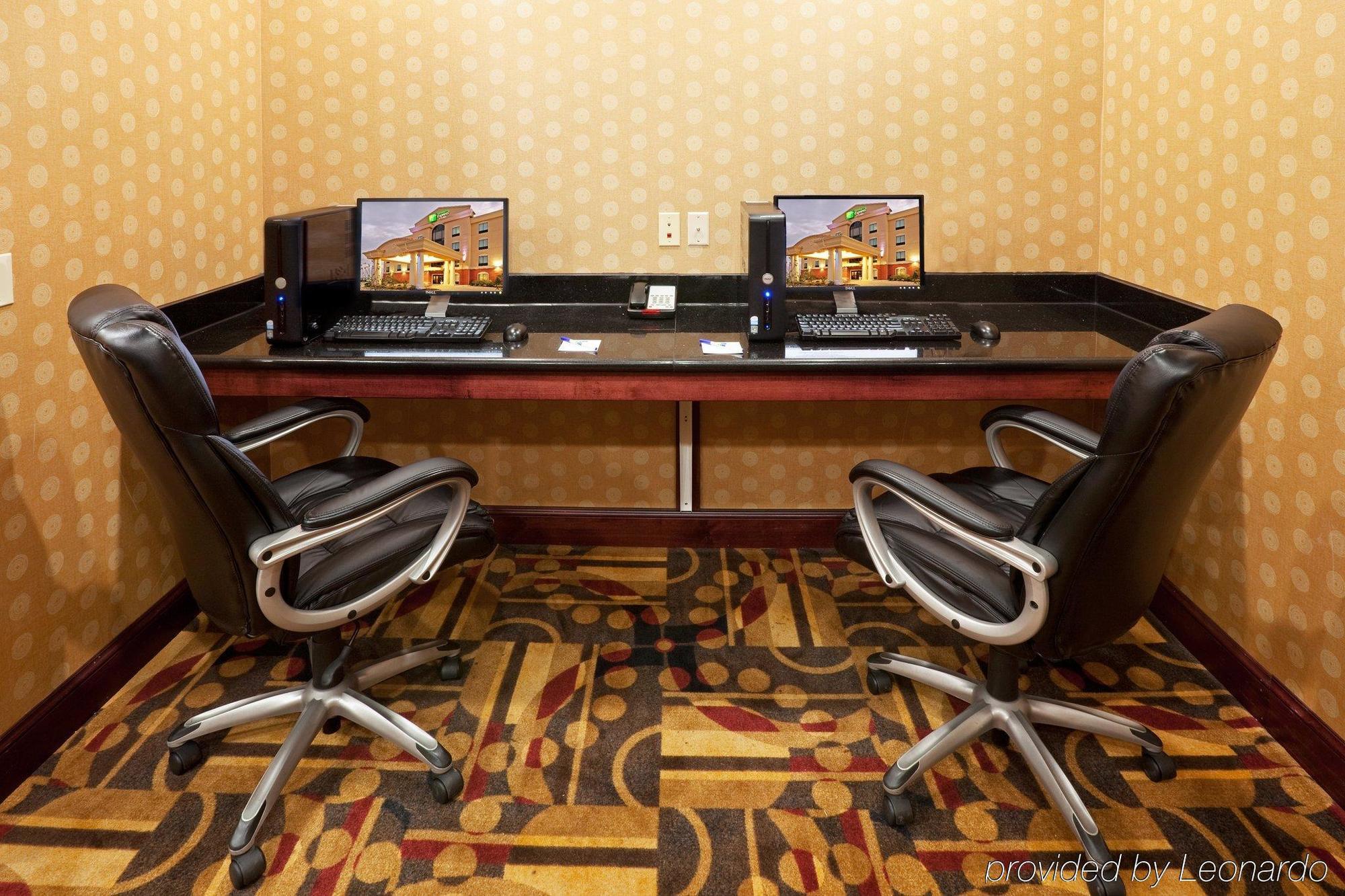 Holiday Inn Express Hotel And Suites Altus By Ihg Exterior photo